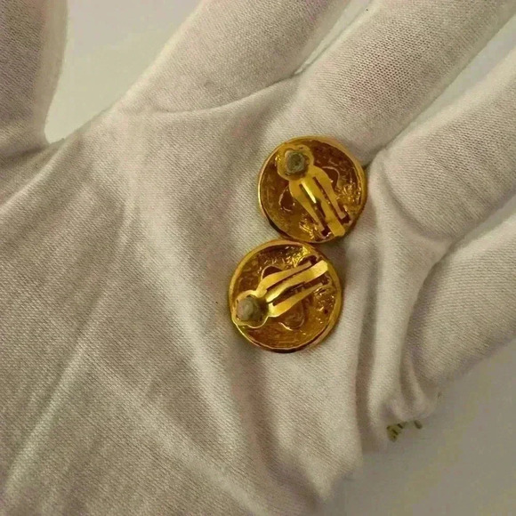 CHANEL Gold Plated Clip-On Chain Dangle/Button Earrings Vintage - Picture 8 of 9